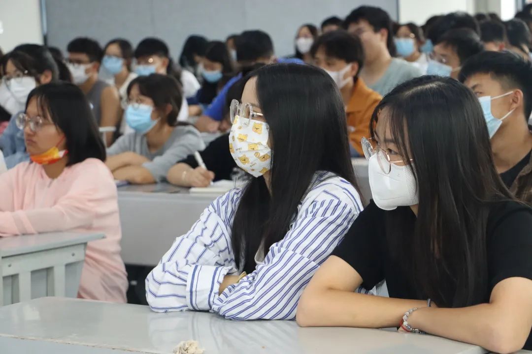 开学第一课｜2022级新生入学教育，与新生零距离交流 第 6 张
