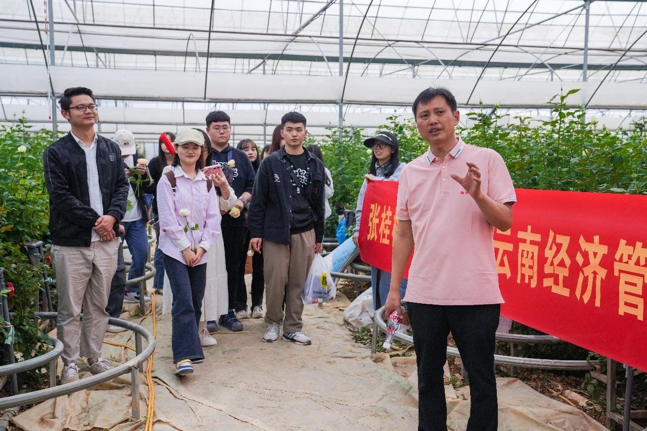 行走的思政课：张桂梅思政大讲堂云南经济管理学院分课堂在昆阳张良花卉专业合作社开讲 第 6 张