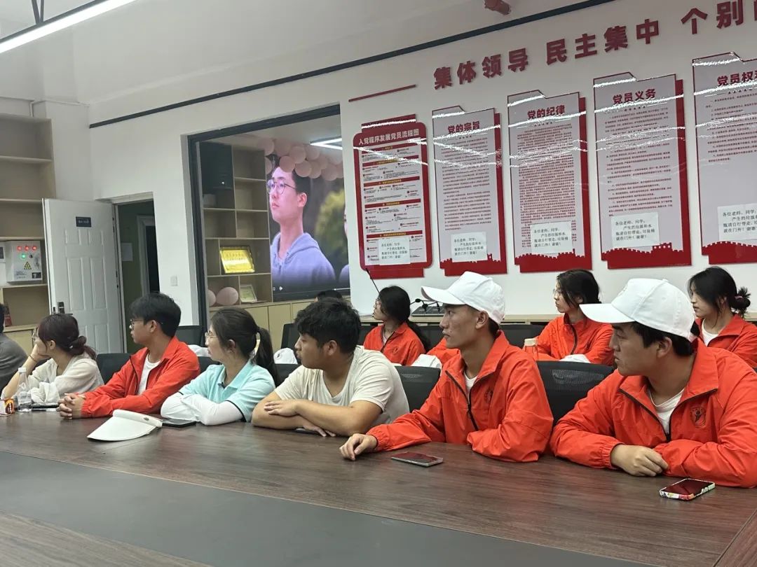 【创美艺传】坚定理想信念 把牢青春航向 | 艺传青年深入学习中国共产主义青年团第十九次全国代表大会精神 第 3 张