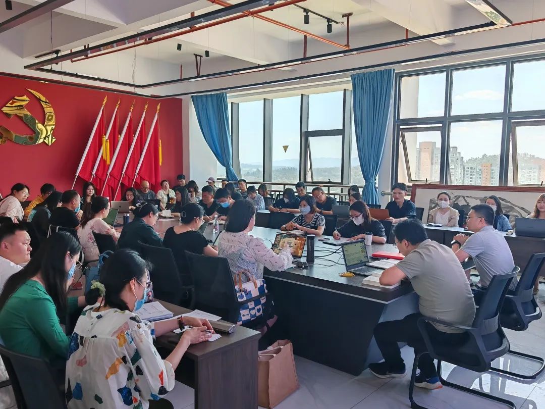 普法强基 共护未来|艺术与传媒学院集中组织开展“普法强基在行动·争做法律明白人”专题活动 第 2 张