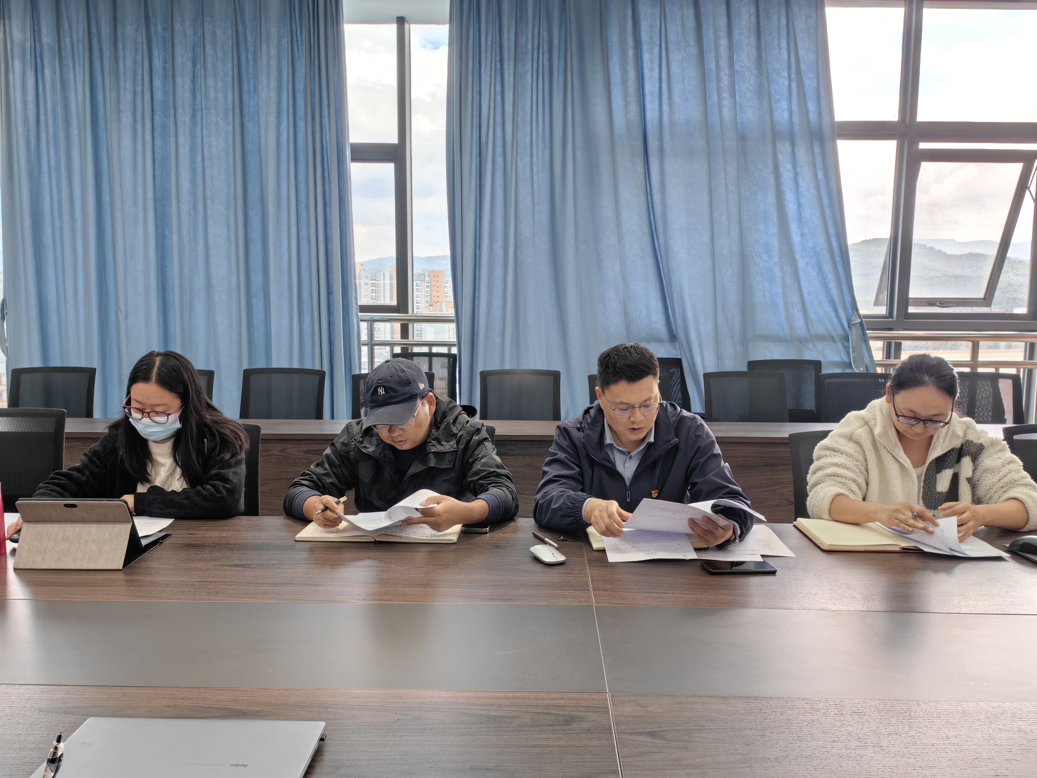 艺术与传媒学院党总支组织开展10月份理论学习会 第 2 张