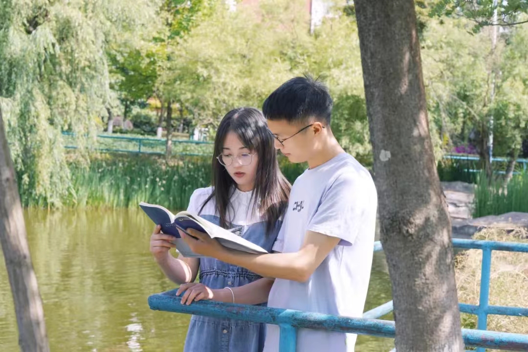 喜报！党建引领，我院19本科大数据专业2名学生成功考取硕士研究生！ 第 1 张