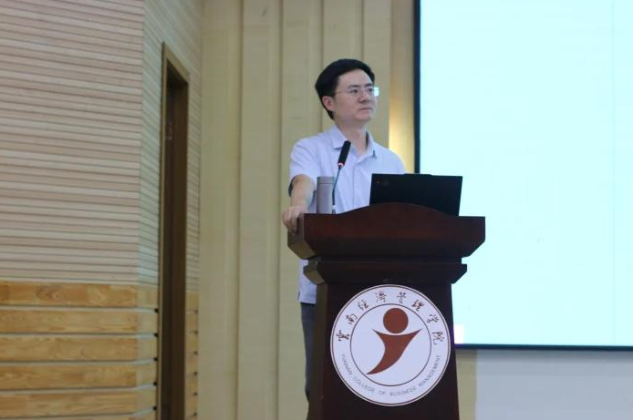 【专业建设】以考研为笔 绘就专业成长新画卷——电气工程及其自动化专业成功举办2026年考研规划专题讲座 第 1 张 【专业建设】以考研为笔 绘就专业成长新画卷——电气工程及其自动化专业成功举办2026年考研规划专题讲座 第 1 张